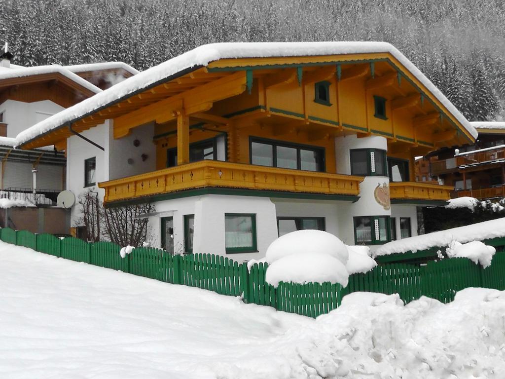 Appartementhaus Zillertal By Piaunddirk Finkenberg Eksteriør billede